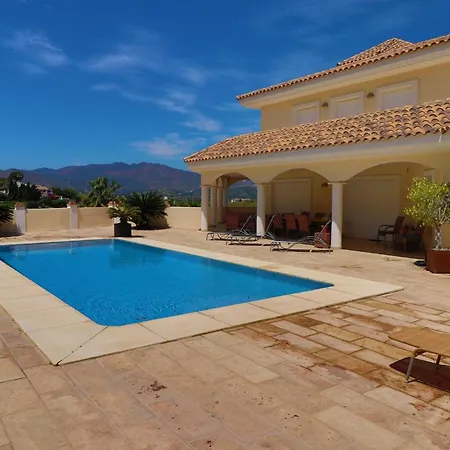 Villa Luxurious In The Sun